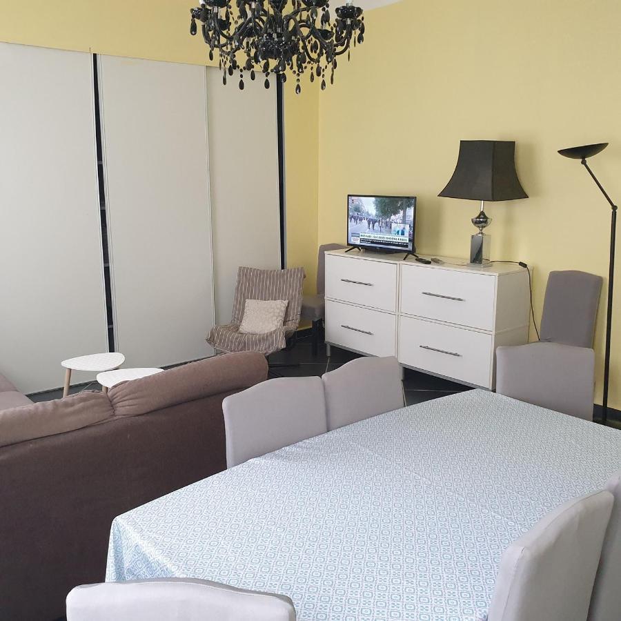 Appartement Intra Muros 8 Personnes Climatise Wifi Stationnement Facile Avignon Eksteriør bilde