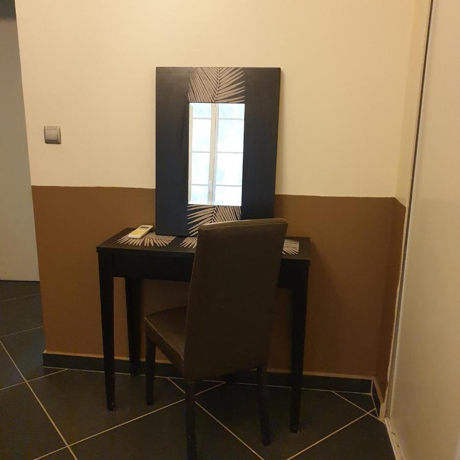 Appartement Intra Muros 8 Personnes Climatise Wifi Stationnement Facile Avignon Eksteriør bilde